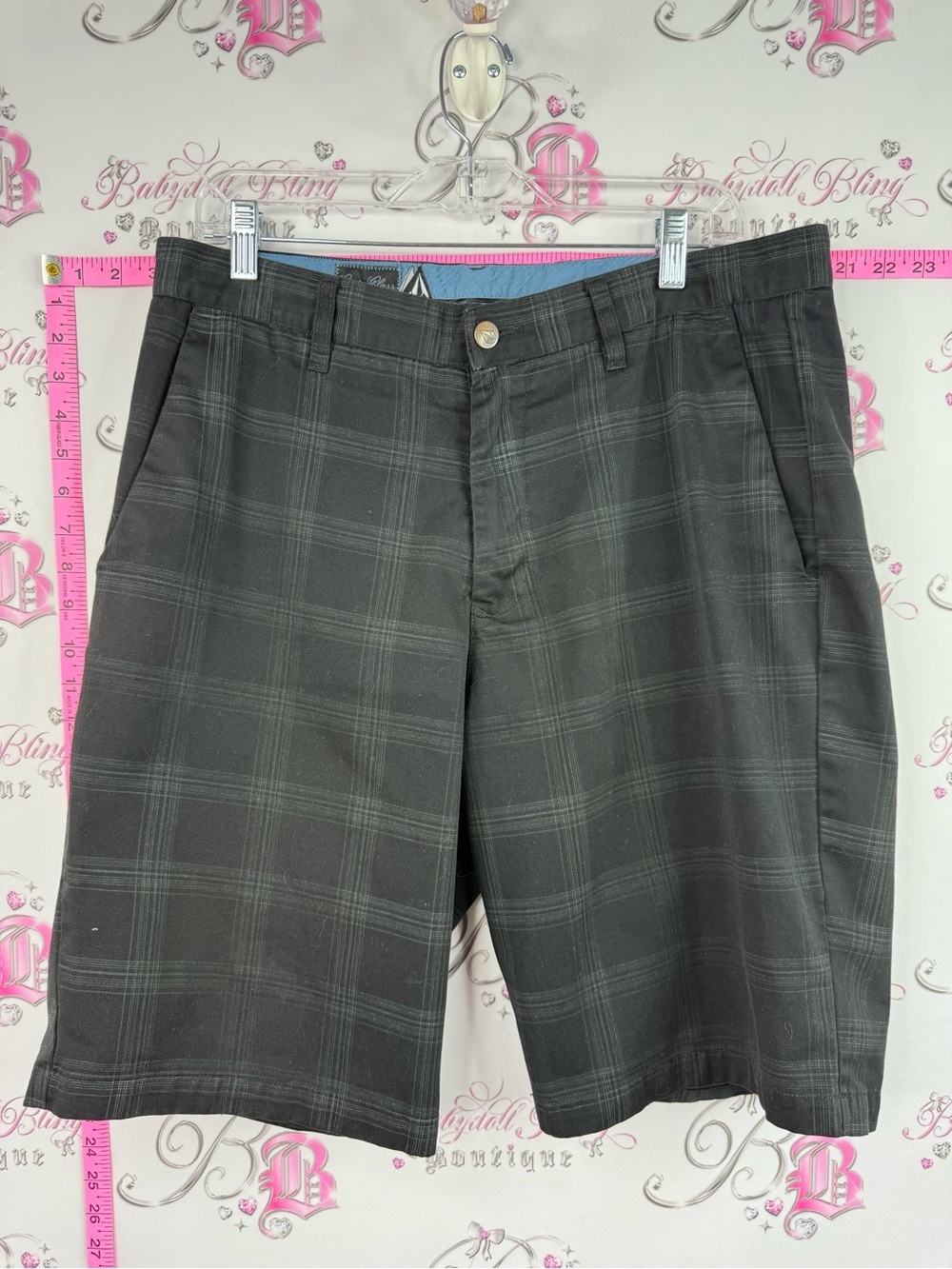 Volcom shorts plaid Men's Dark Gray Plaid Flat-Front Shorts